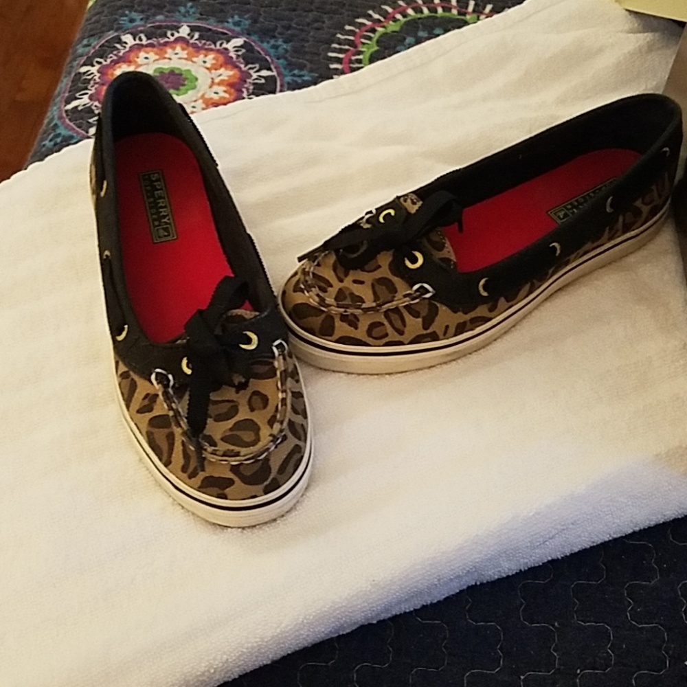 Leopard print sperrys
